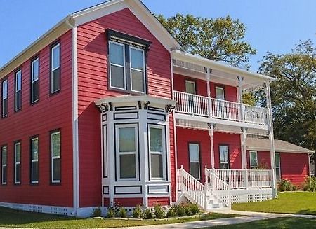 Red Velvet Inn Navasota Exterior foto